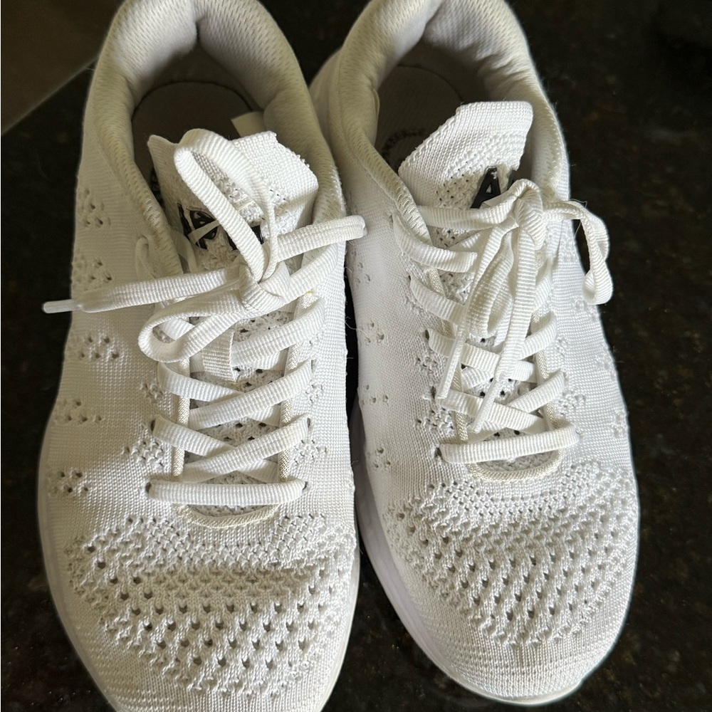 APL Techloom Pro in White